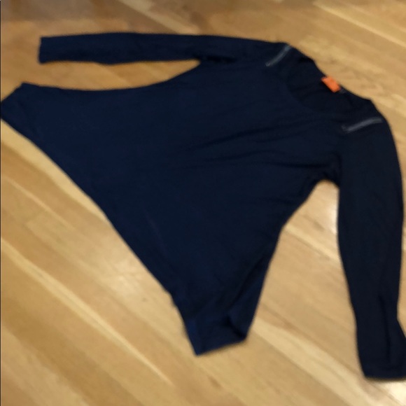 Beautiful Top - Picture 4 of 5